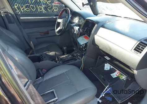 2005 Chrysler 300 Touring z USA, uszkodzony, nr VIN 2C3JA53G35H115884